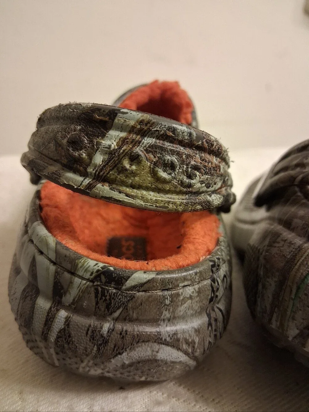 Crocs Kids Classic Clog - Mossy Oak Camouflage with Orange Lining Size C 10